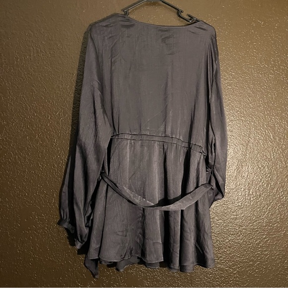 Gray Long Sleeve Vneck Shirt with Belt, New with Tags, Size 3X - Picture 7 of 7